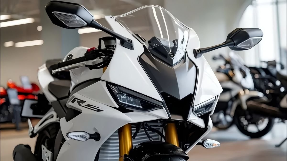 Yamaha R15 V4, Yamaha R15 V4 price, Yamaha R15 V4 150cc, Yamaha R15 V4 launch, Yamaha R15 V4 specs, Yamaha R15 sportbike, Yamaha R15 V4 features, Yamaha R15 V4 India, best 150cc sportbike, Yamaha R15 latest model,