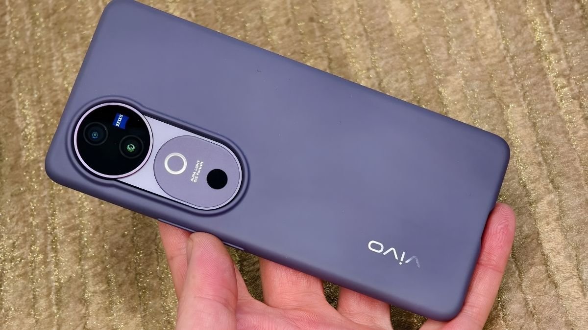 Vivo V40 5G, Vivo V40 Price, 24GB RAM Mobile, 512GB Storage Smartphone, Vivo Flagship Phone, Best 5G Phone India, Vivo V40 Features, Budget Flagship Phone, Vivo Mobile 2025, High Storage 5G Phone,